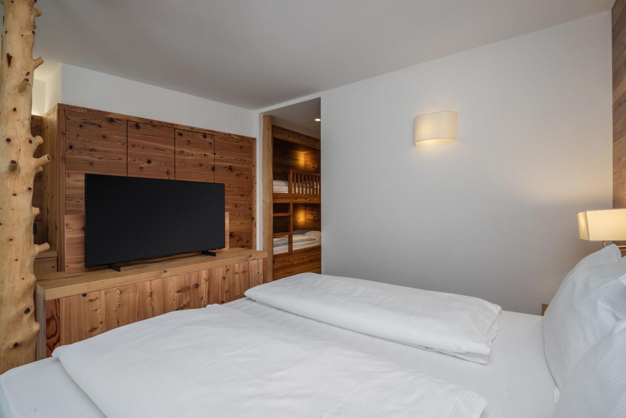 Hotel Ravelli Luxury Spa Медзана Экстерьер фото