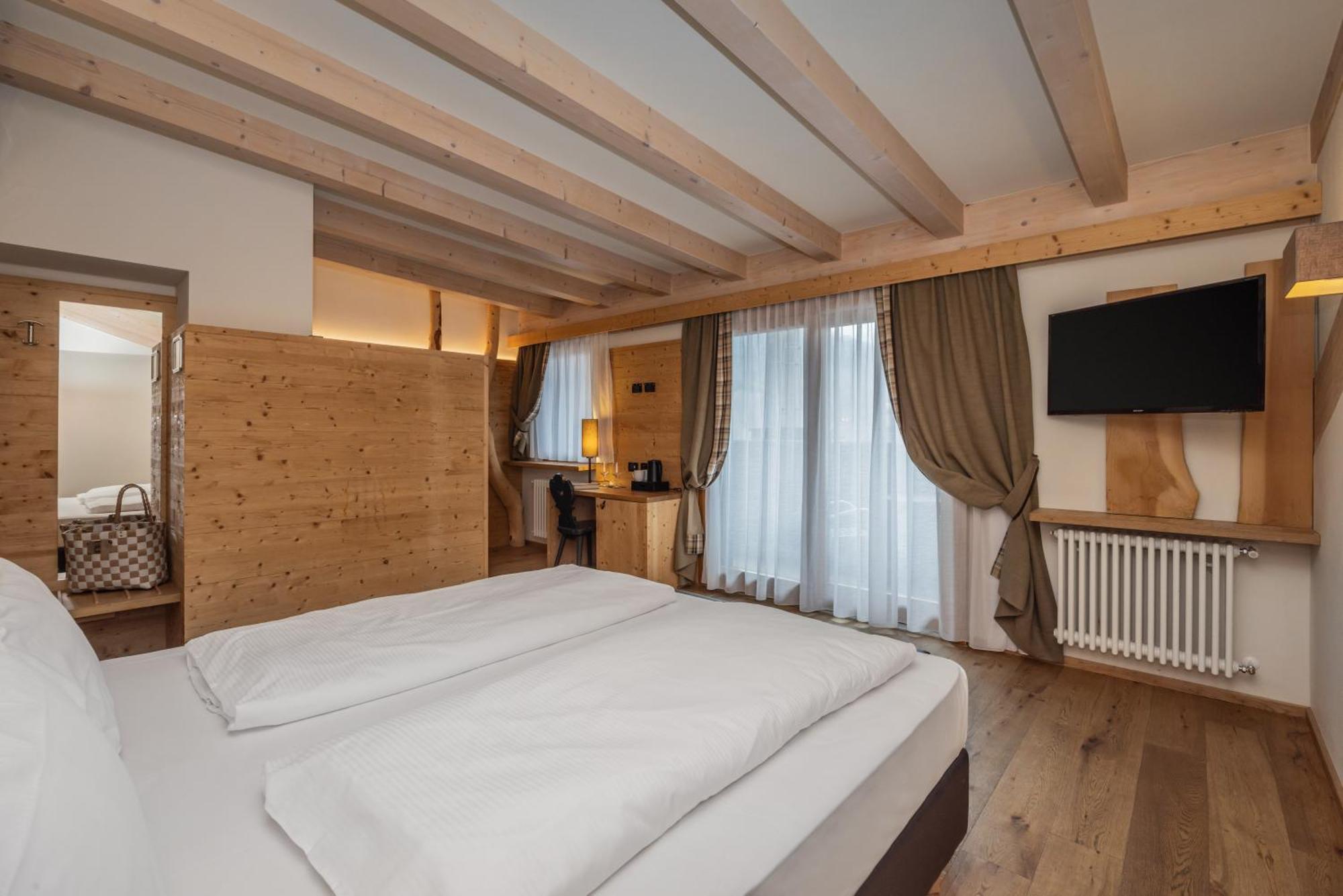 Hotel Ravelli Luxury Spa Медзана Экстерьер фото