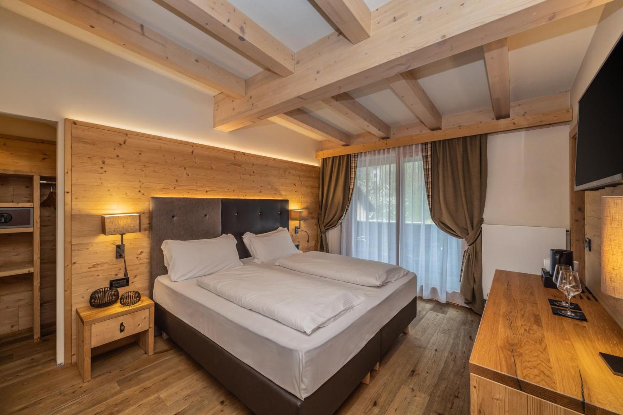 Hotel Ravelli Luxury Spa Медзана Экстерьер фото