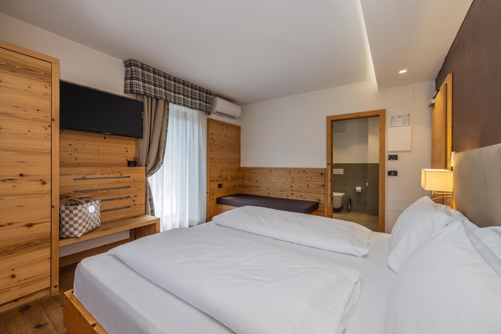 Hotel Ravelli Luxury Spa Медзана Экстерьер фото